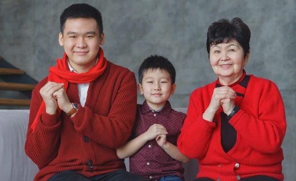 Family Photo Composition 