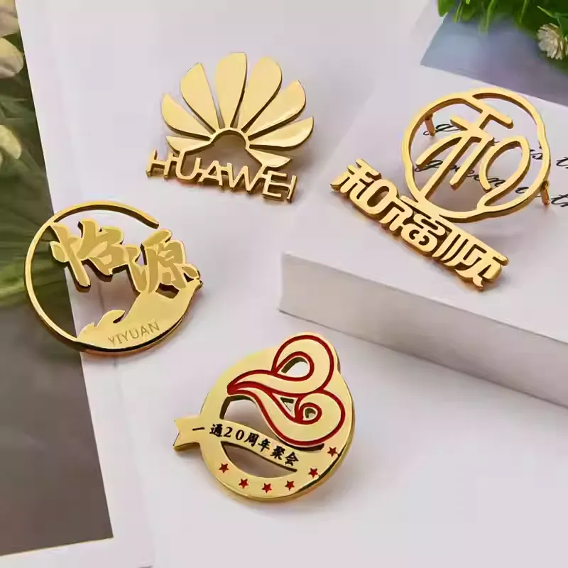 鍍金鏤空襟章定制