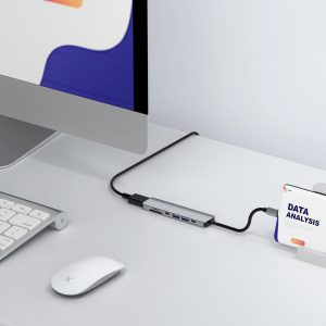 7-in-1 USB extender with card reader