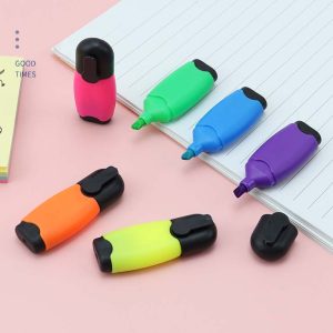 Multi-color marker highlighter