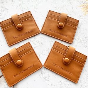 Simple and stylish card sleeves with buttons