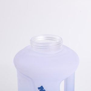 Large-capacity sports fitness water bottle