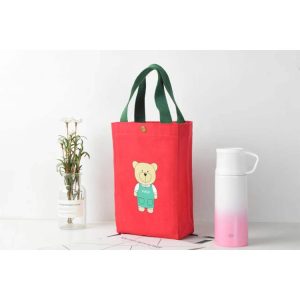 Cute bear carrying canvas bag
