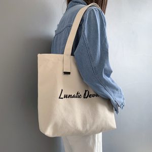 Printed zippered canvas bag