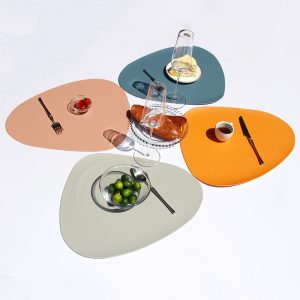 Anti-leather triangular coaster
