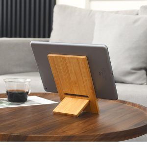 Creative minimalist wooden phone holder
