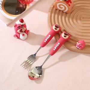 Cute strawberry bear-shaped portable tableware