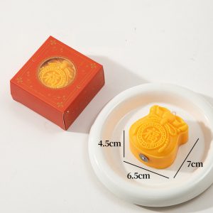 Mid-Autumn mooncake shaped scented candle