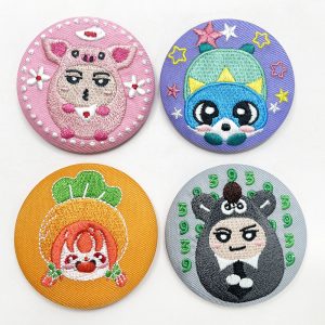 Cartoon embroidered tinplate placilla