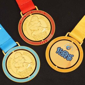 Rotatable custom medals